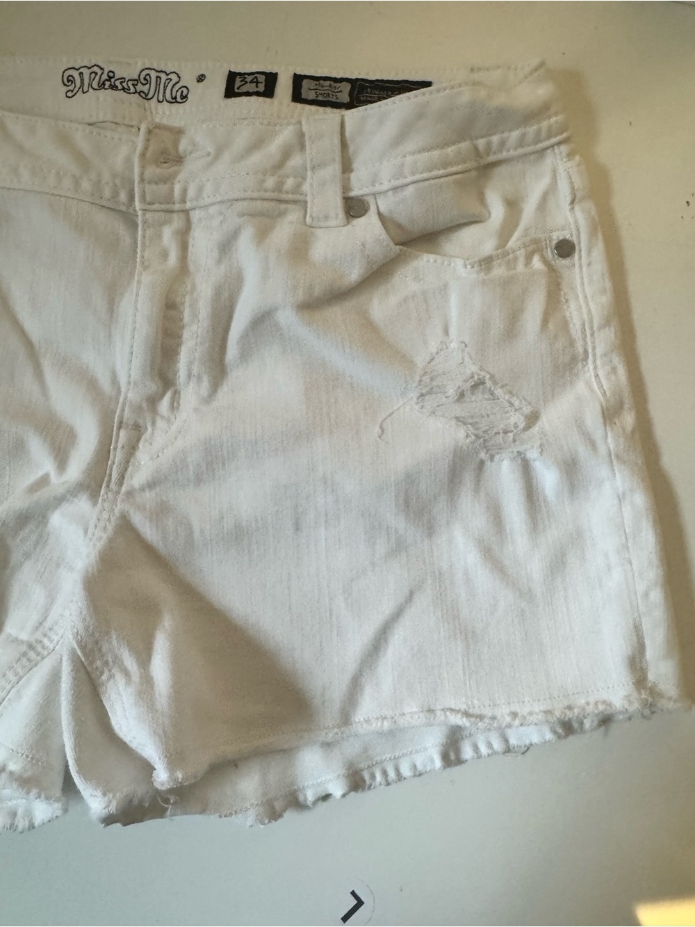 Miss Me Mid-Rise Stretch Short Size 34 - Picture 3 of 15